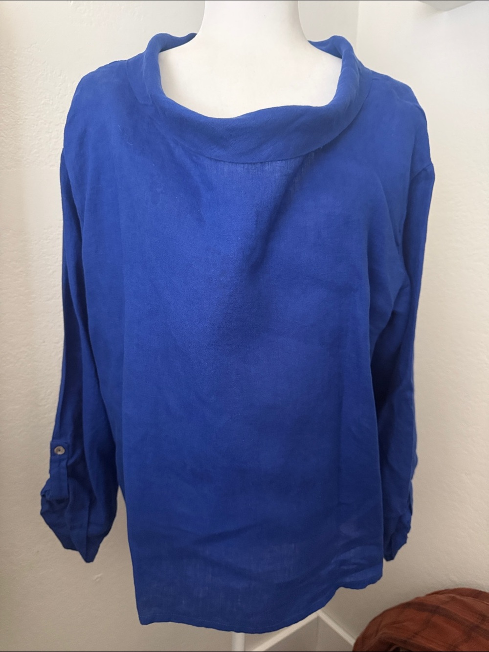 Cool-Touch Natural Linen Lintico
100% Linen Draped Neck Top HOLLIS - Picture 11 of 12